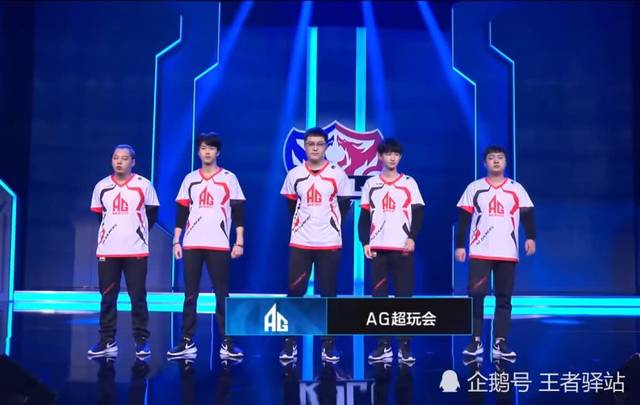 被迅速贴上 被迅速贴上